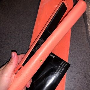 Brand New! Amika flat iron